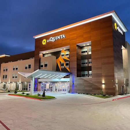 La Quinta Inn & Suites By Wyndham Dallas/Fairpark Extérieur photo