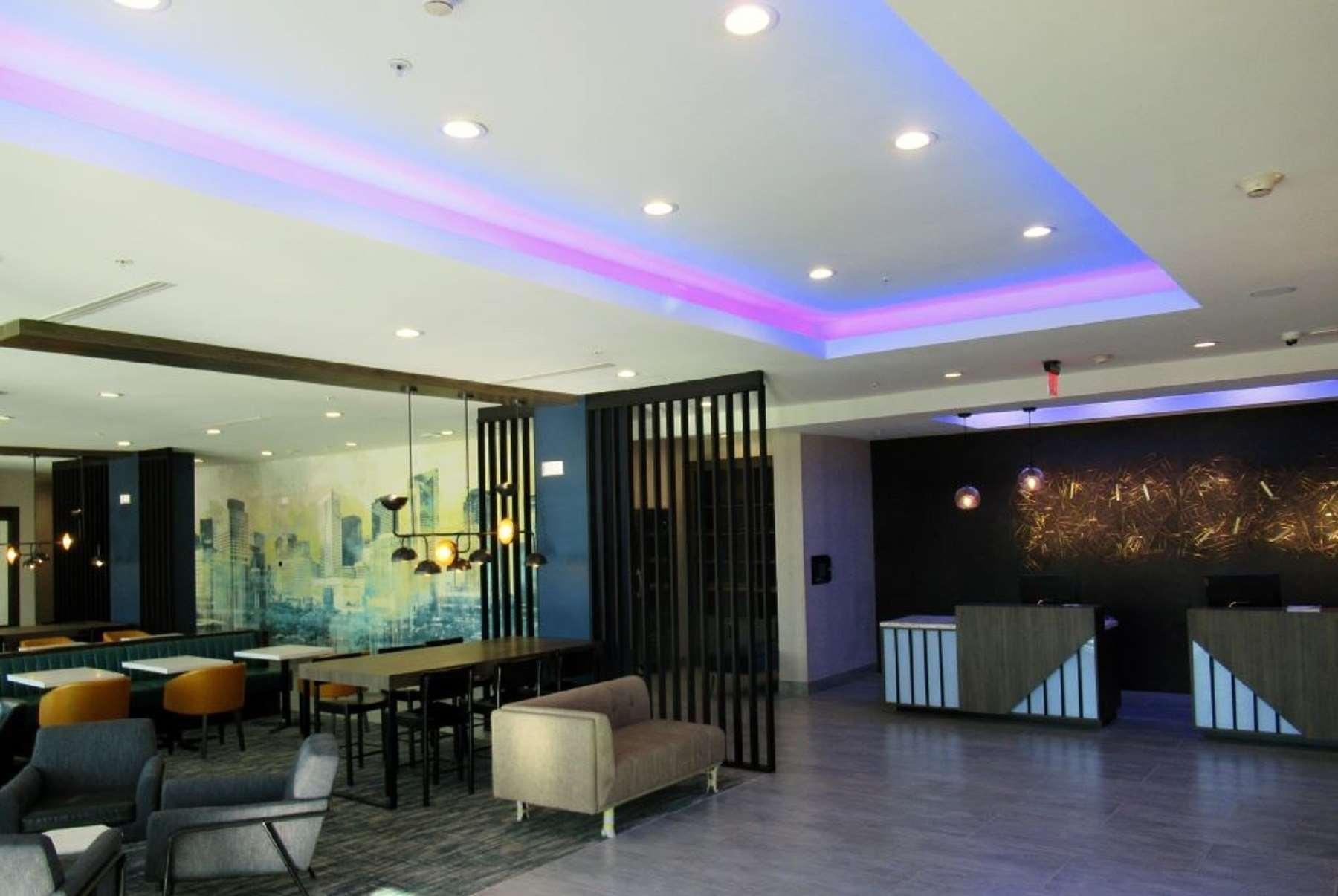 La Quinta Inn & Suites By Wyndham Dallas/Fairpark Extérieur photo