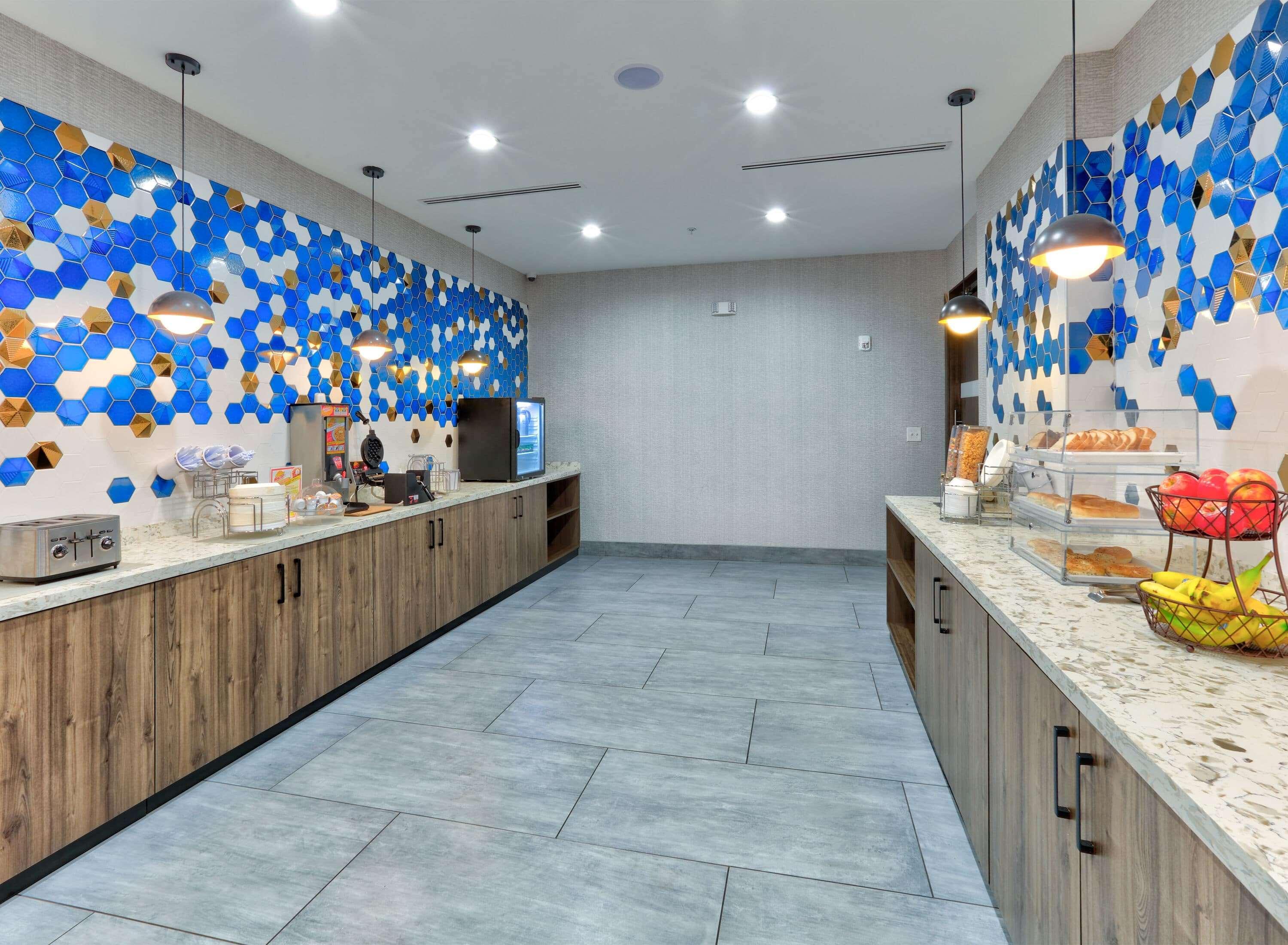 La Quinta Inn & Suites By Wyndham Dallas/Fairpark Extérieur photo