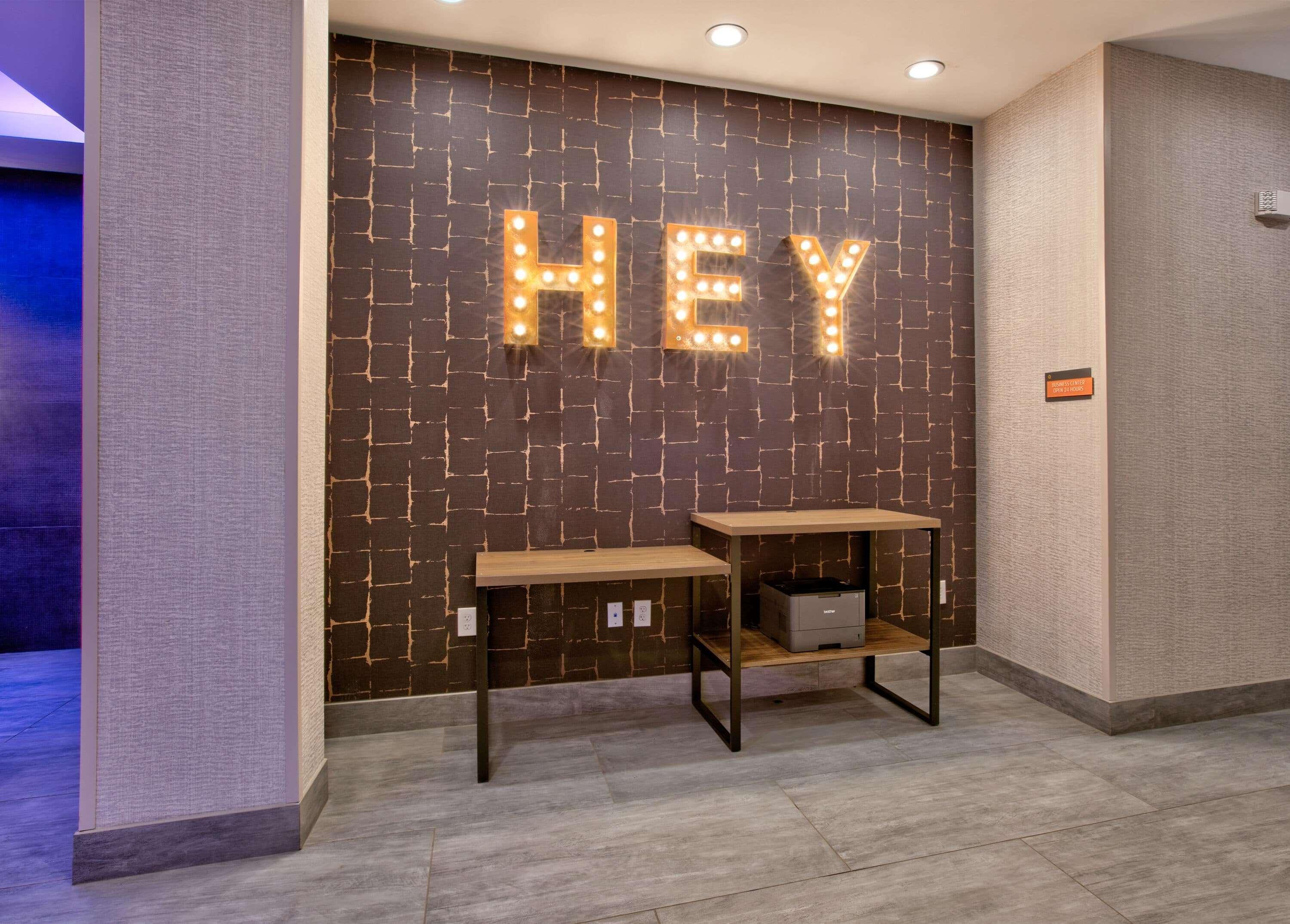 La Quinta Inn & Suites By Wyndham Dallas/Fairpark Extérieur photo
