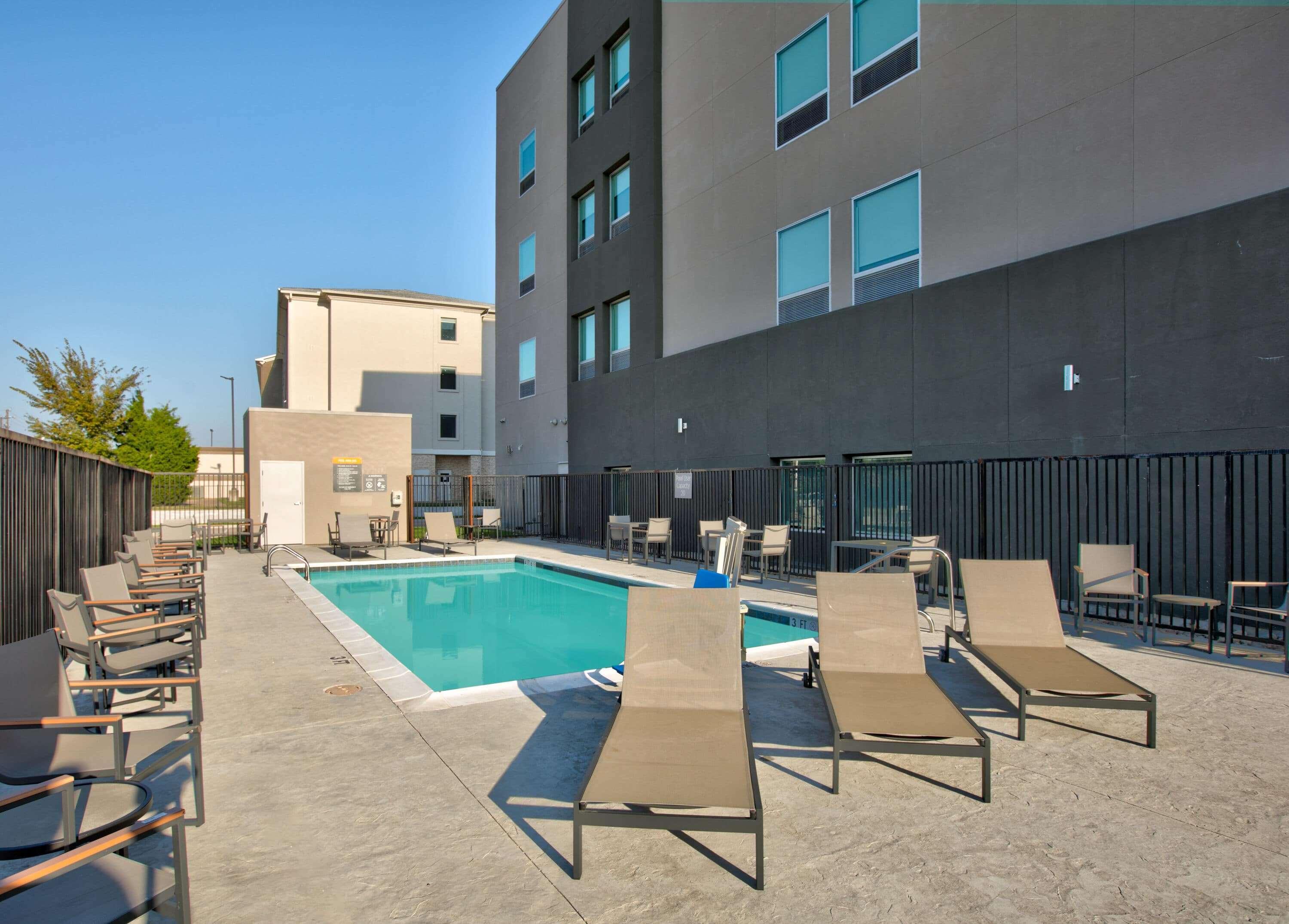 La Quinta Inn & Suites By Wyndham Dallas/Fairpark Extérieur photo