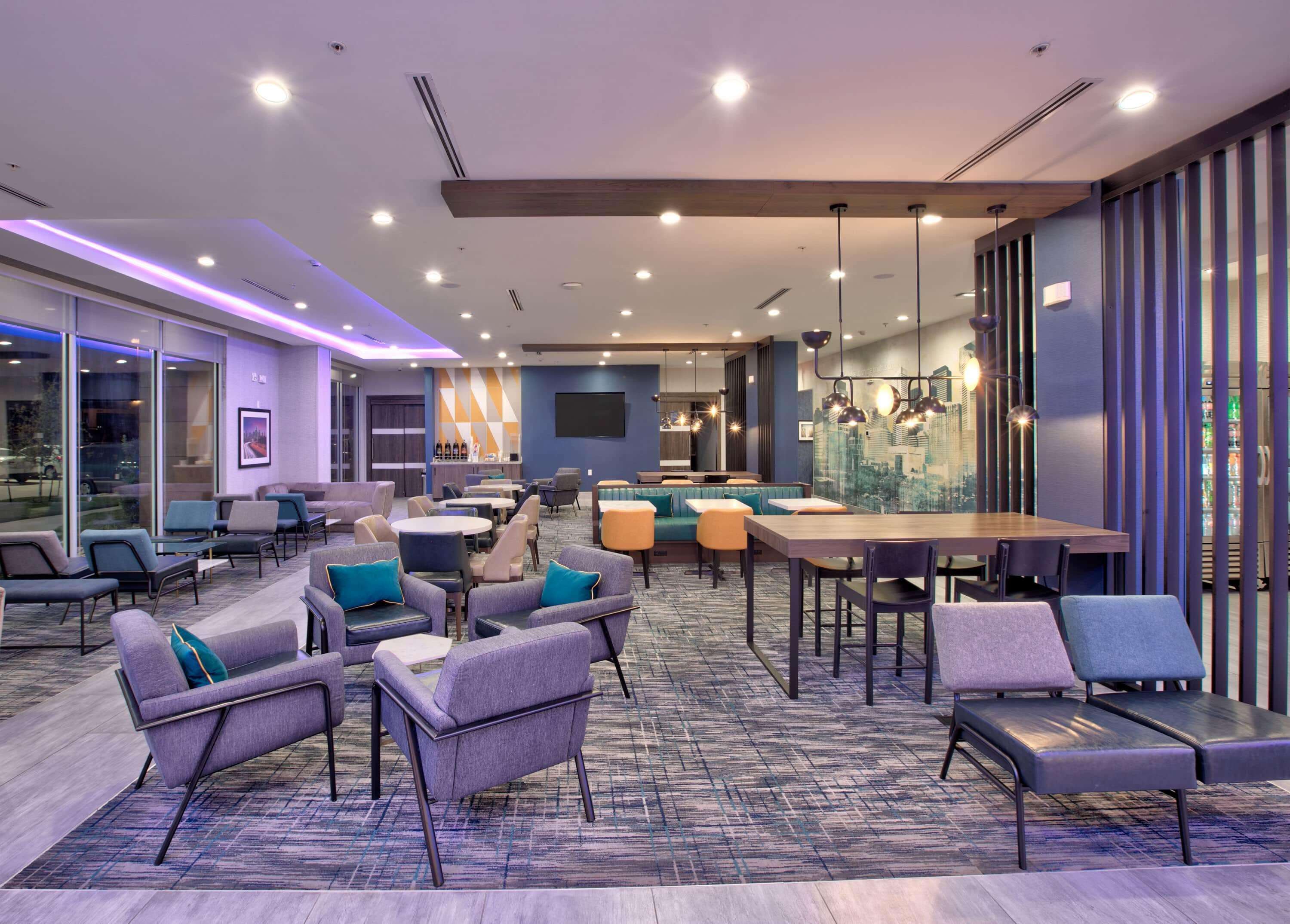 La Quinta Inn & Suites By Wyndham Dallas/Fairpark Extérieur photo